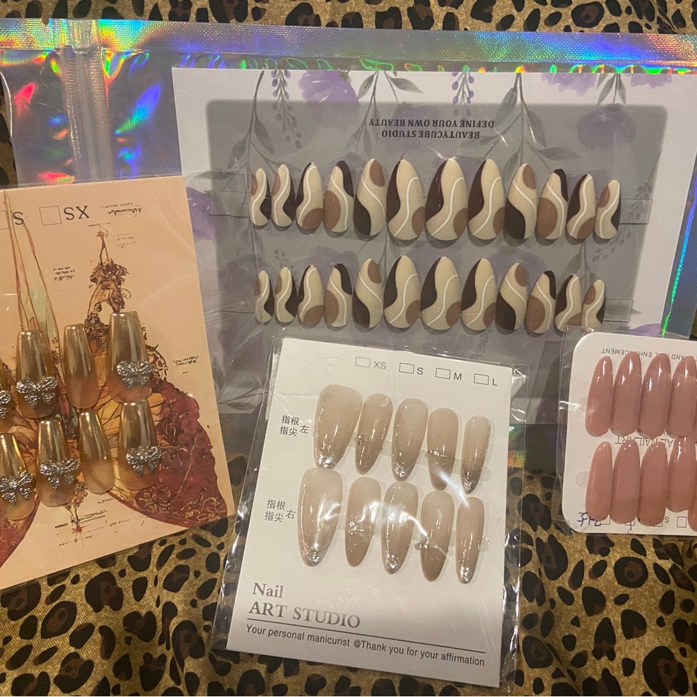 Neutral & Nude Press-On Nail Set - Swirl and Gloss Styles